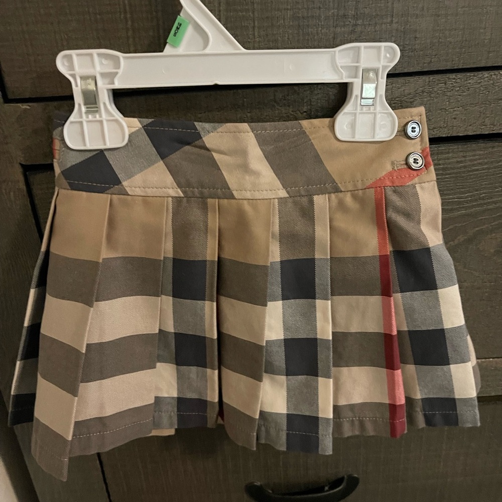 Burberry Beige and Black Checkered Skirt